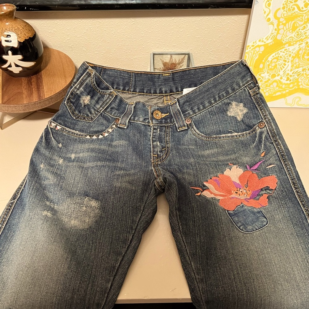 Levi’s jeans in size 7 M